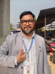 संनापा अध्यक्ष मर्दन कामीले ‘गितार’ चिन्हमा मतदान गरेका छ्न ।